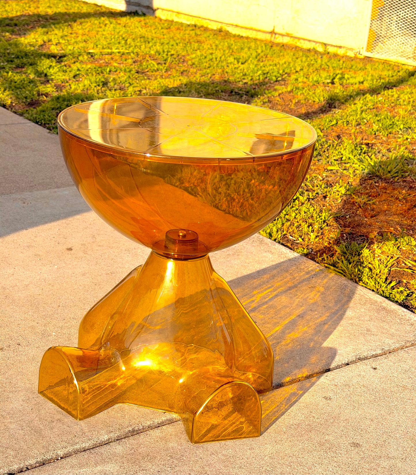 Coffee Table Buddy (Solid/Opaque)